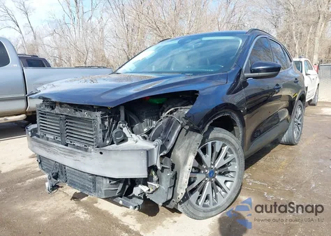 2021 Ford Escape Titanium z USA, uszkodzony, nr VIN 1FMCU9J92MUA78888